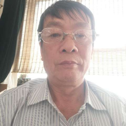 沉静回首唇彩的照片