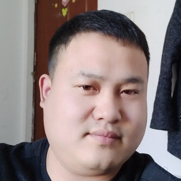 双人床单人睡的照片