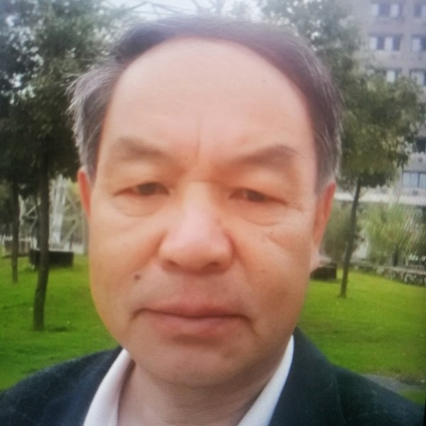 戒指苦恋潇洒的照片