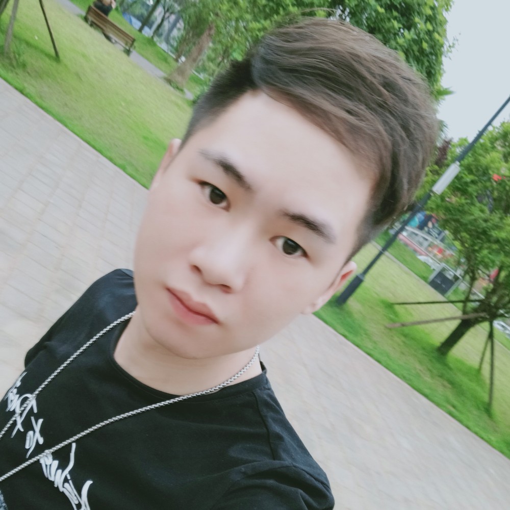 年轻的心，热泪盈的照片