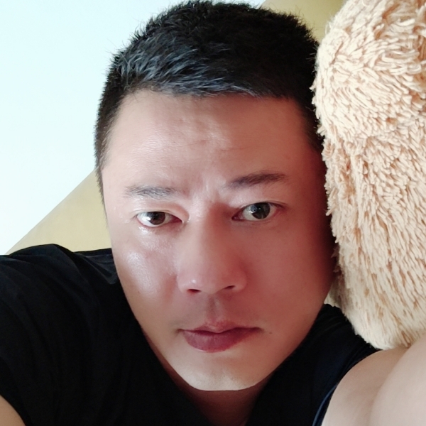 南宁老帅哥的照片