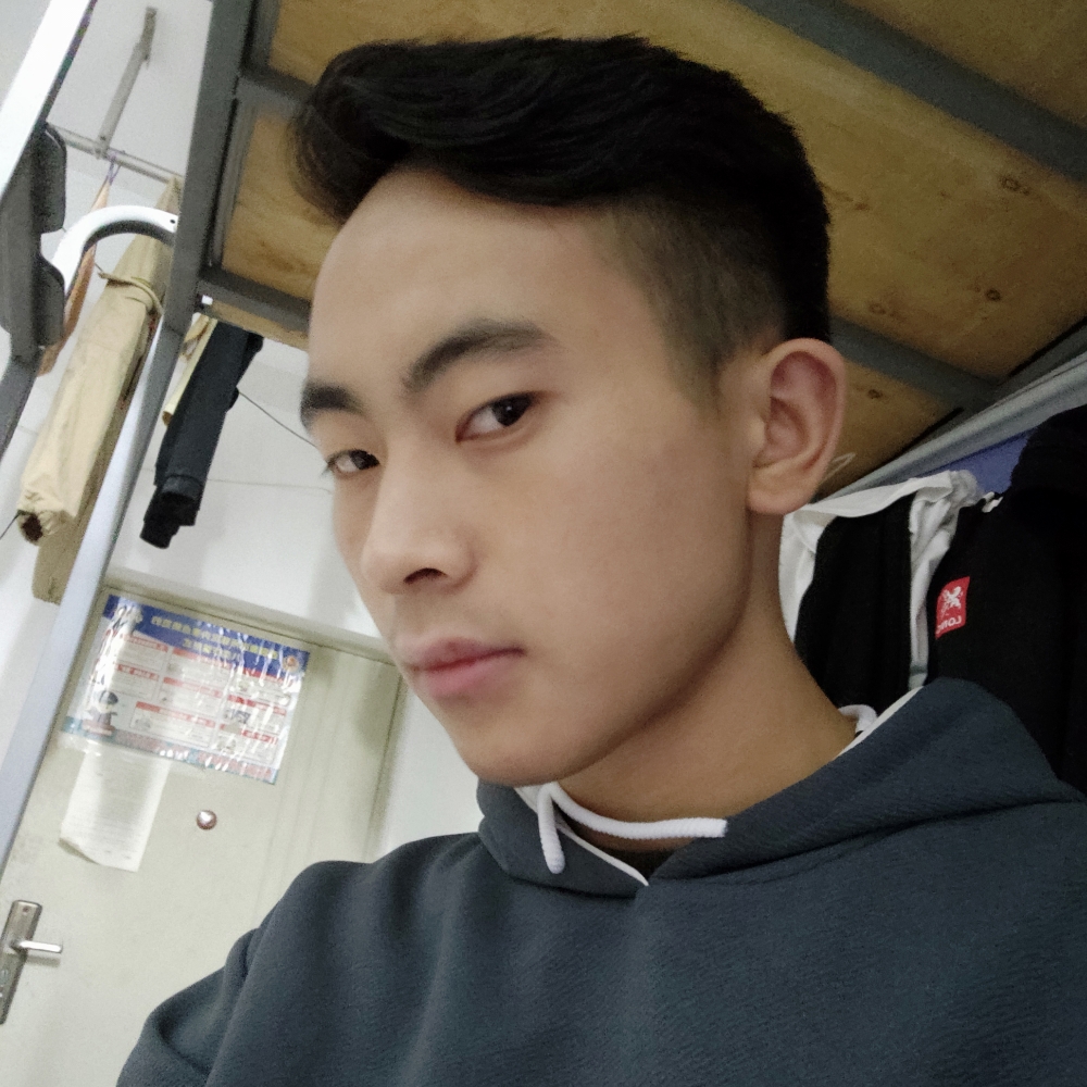 懦弱倾心醉月的照片