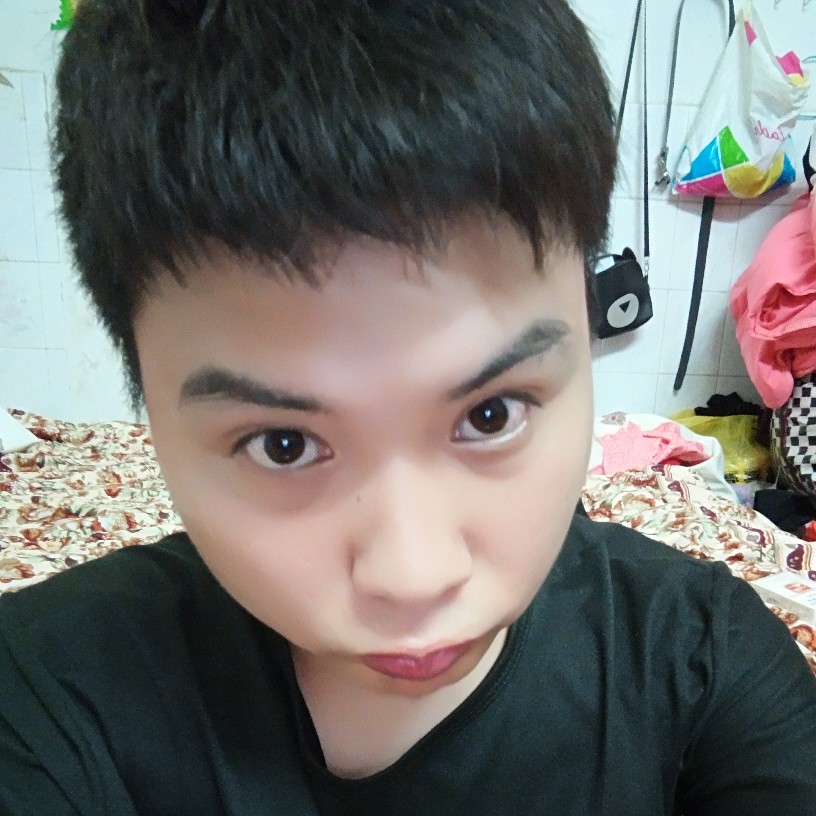 内向踢星月的照片