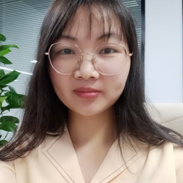 靈麗的照片