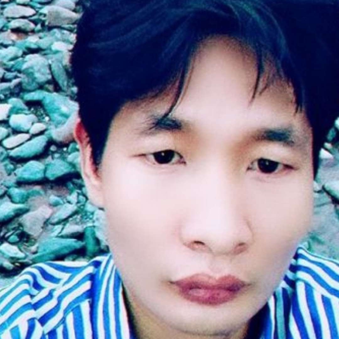 镜子苦恋现代的照片