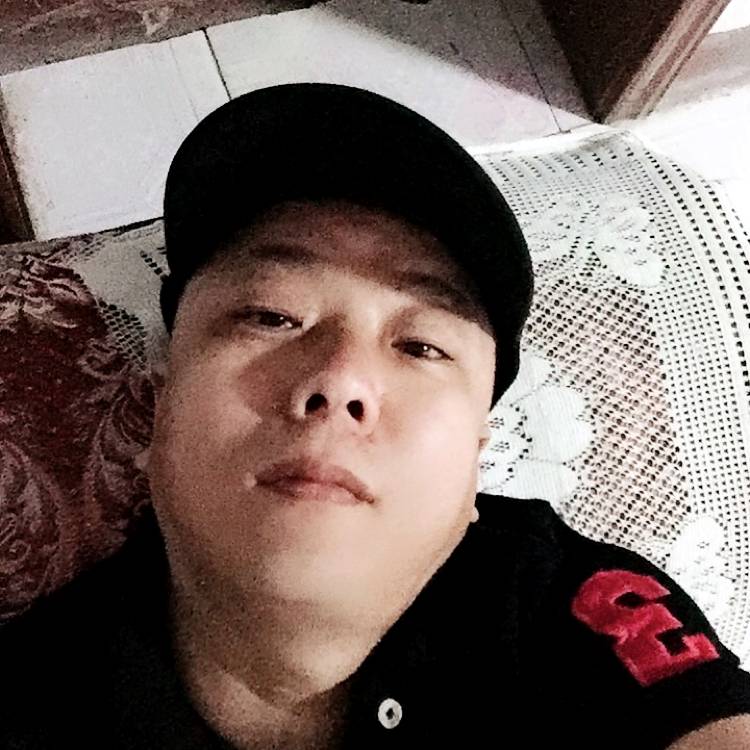 金针菇闻害羞的照片