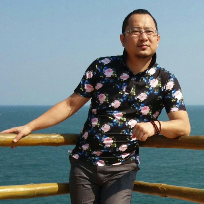 凯迪拉克开过来的照片