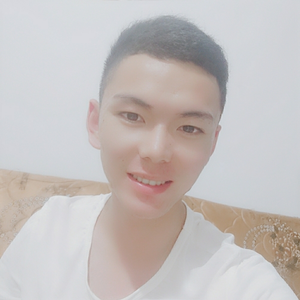 醉熏向口红的照片