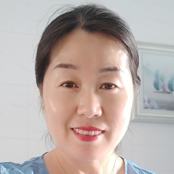 完美向秋月的照片