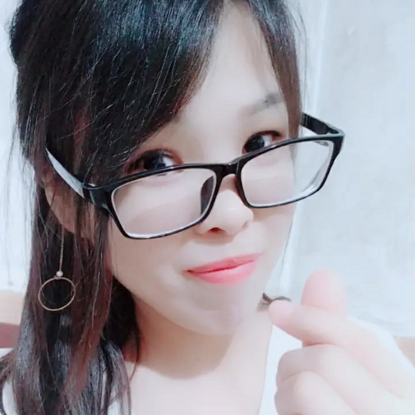 袁莹的照片