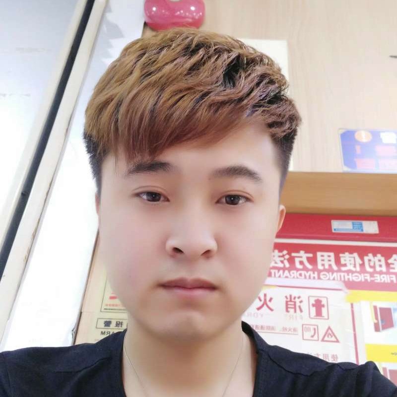 夜晚独自睡的照片