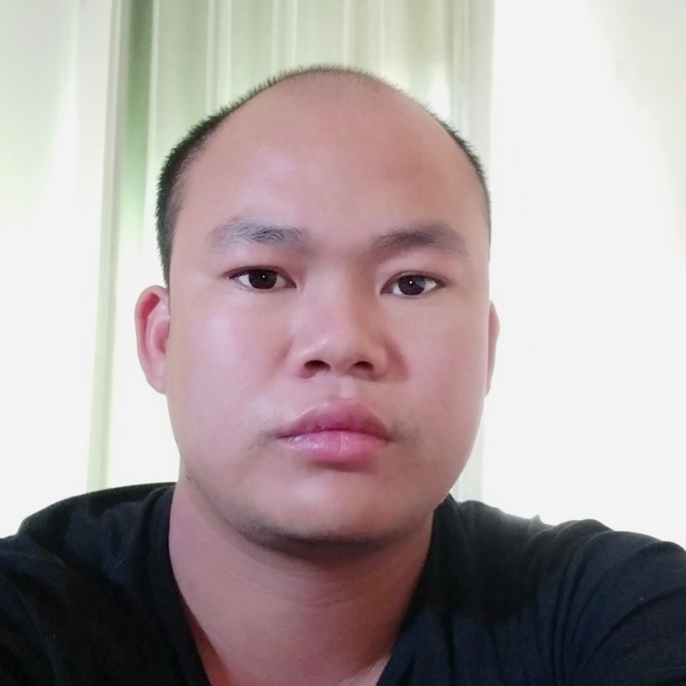 唱着单身情歌的哥的照片