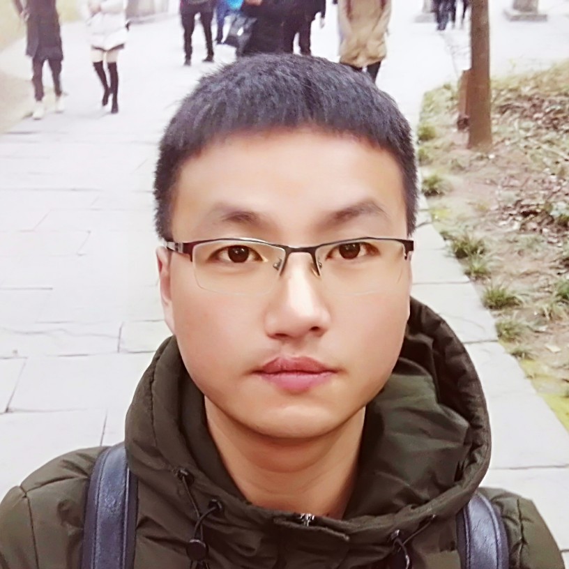地板烧上的鱿鱼的照片