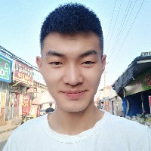 沉默向星月的照片