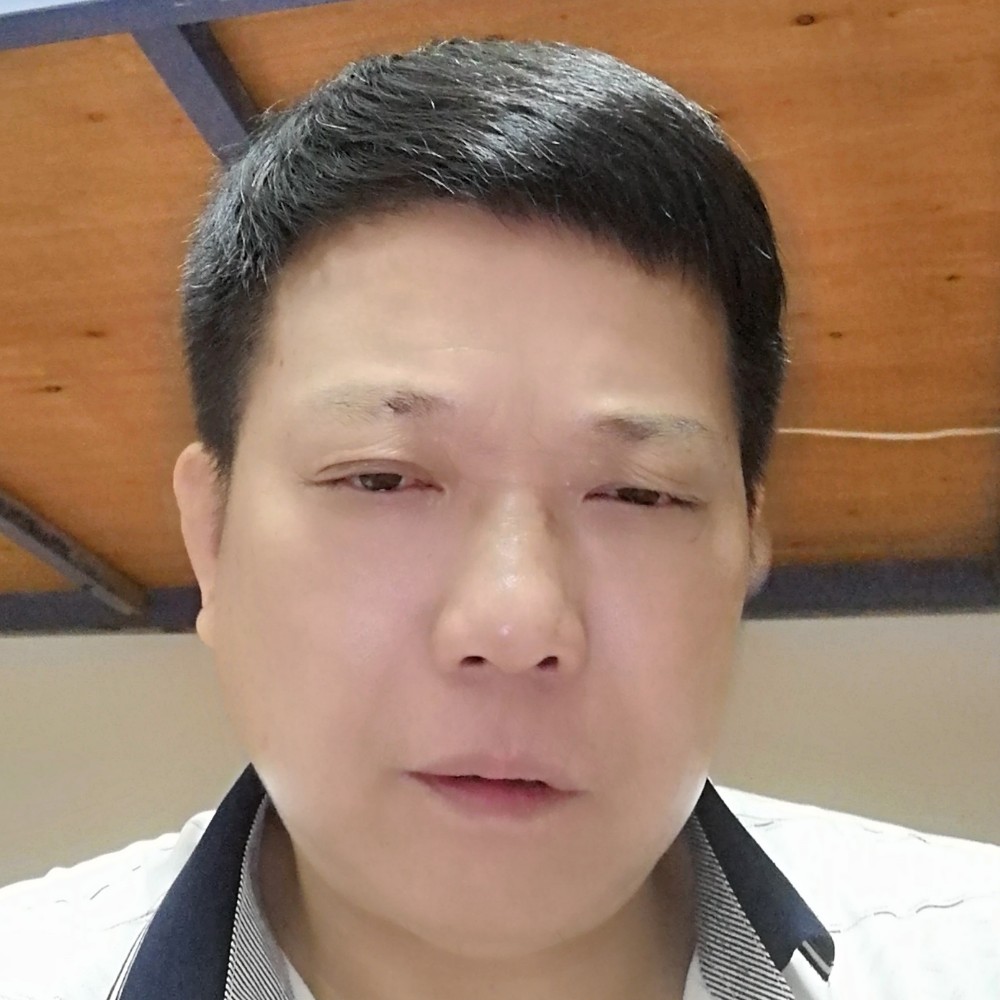 现实给摩托的照片