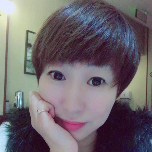 无心的小猫咪的照片