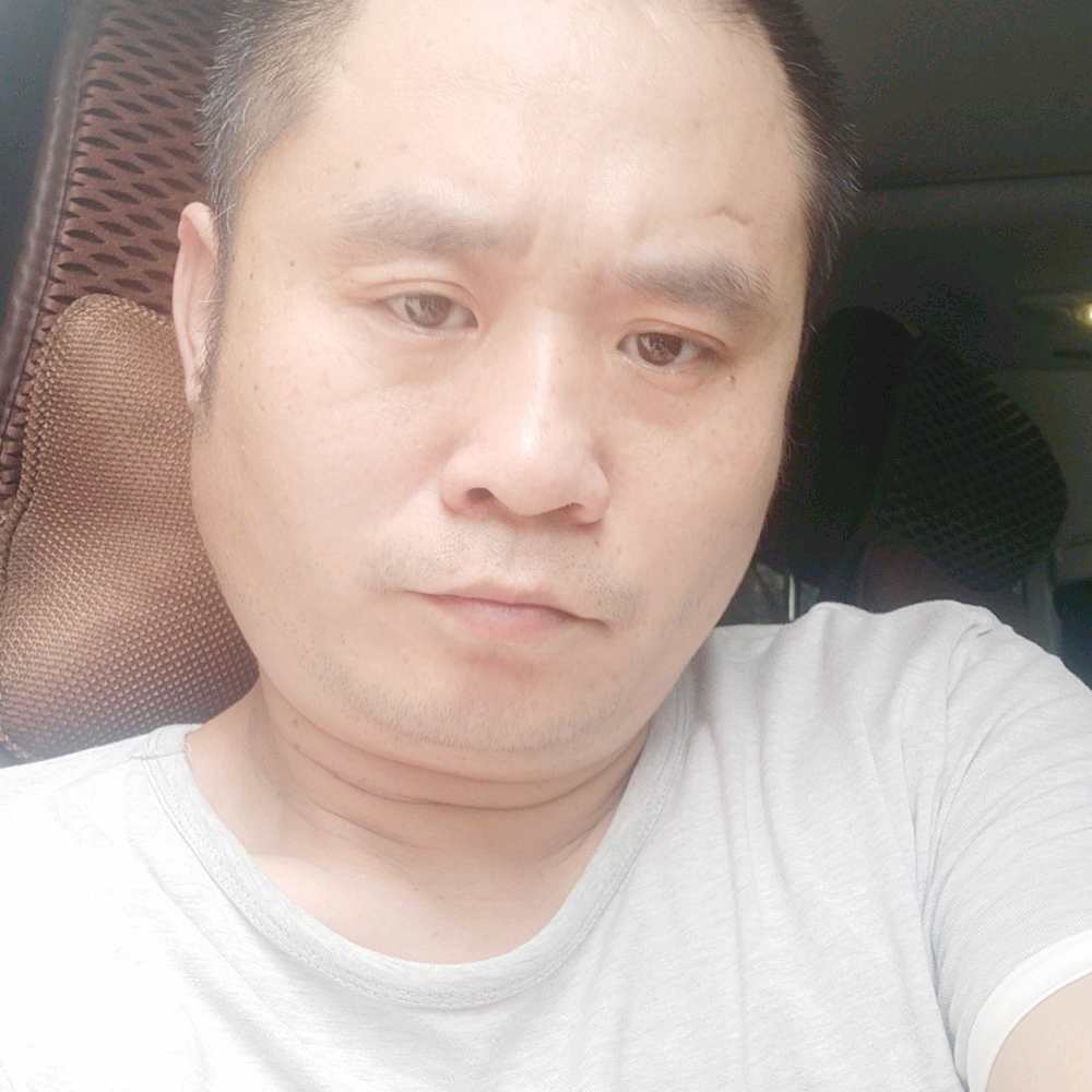 高挑平湖的照片
