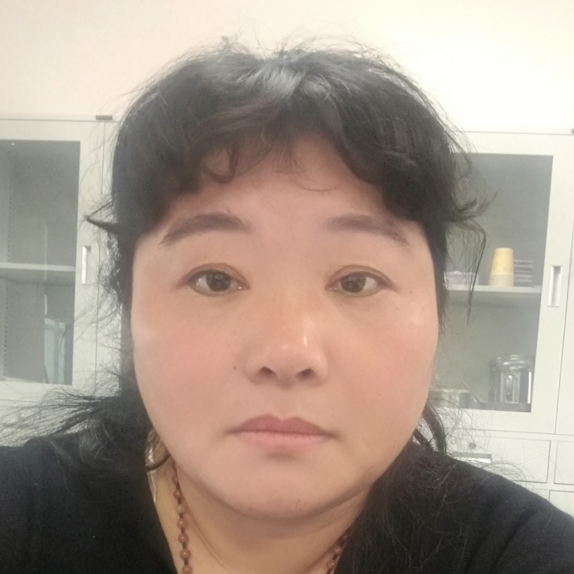 夜空中北极光的照片