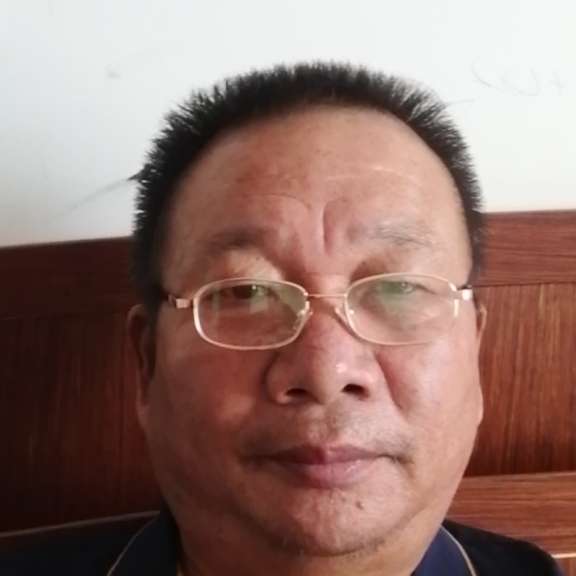 霓裳爱怡然的照片
