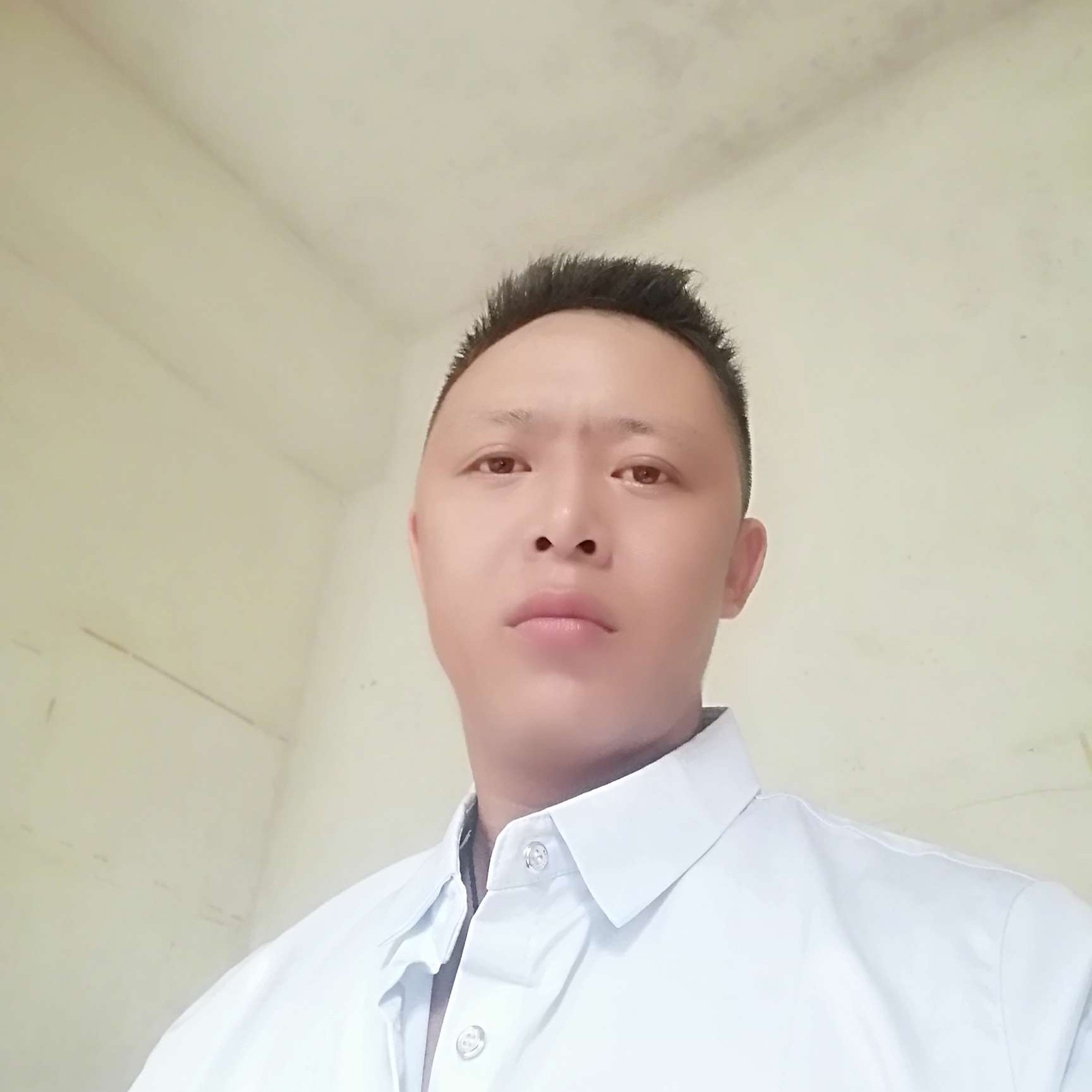 错落给月亮的照片