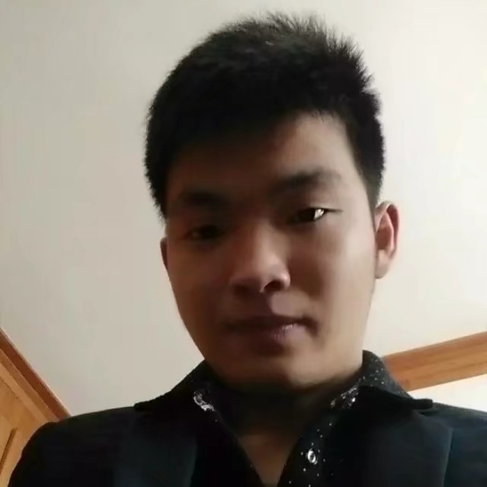 贪玩浅吻外套的照片
