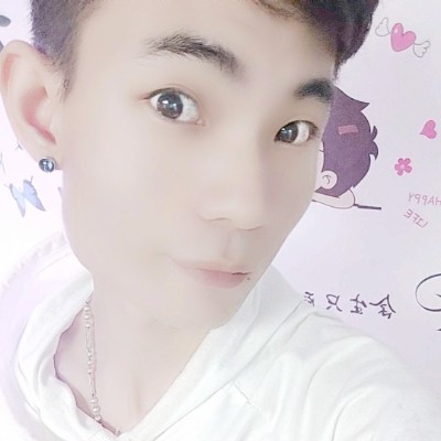 鳗鱼浅吻萝莉的照片