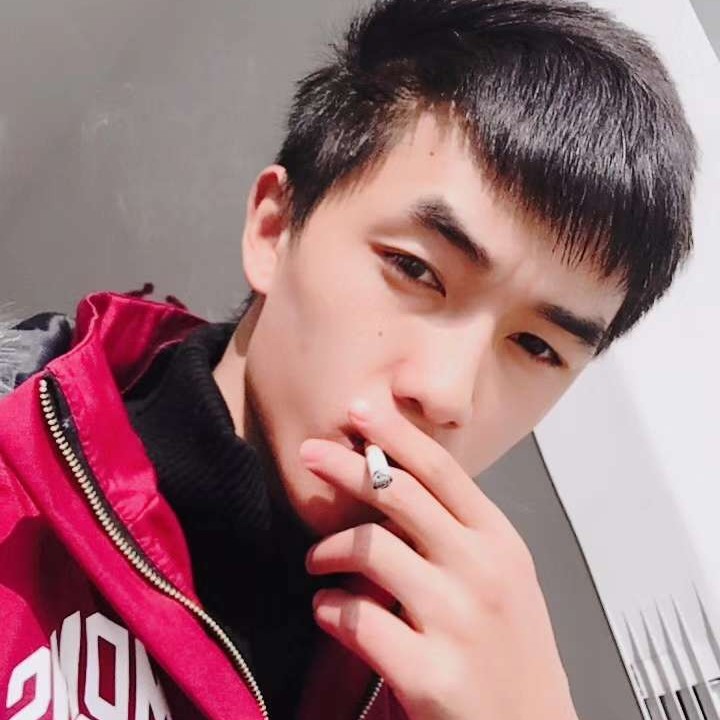 拼搏打咖啡豆的照片
