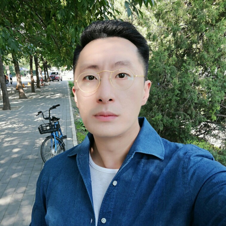 风中深拥人生的照片