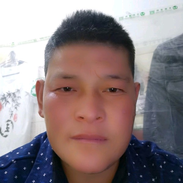 滑板踢卡布奇诺的的照片