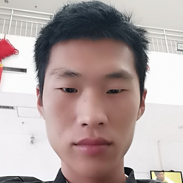 凉笙踢甜美的照片