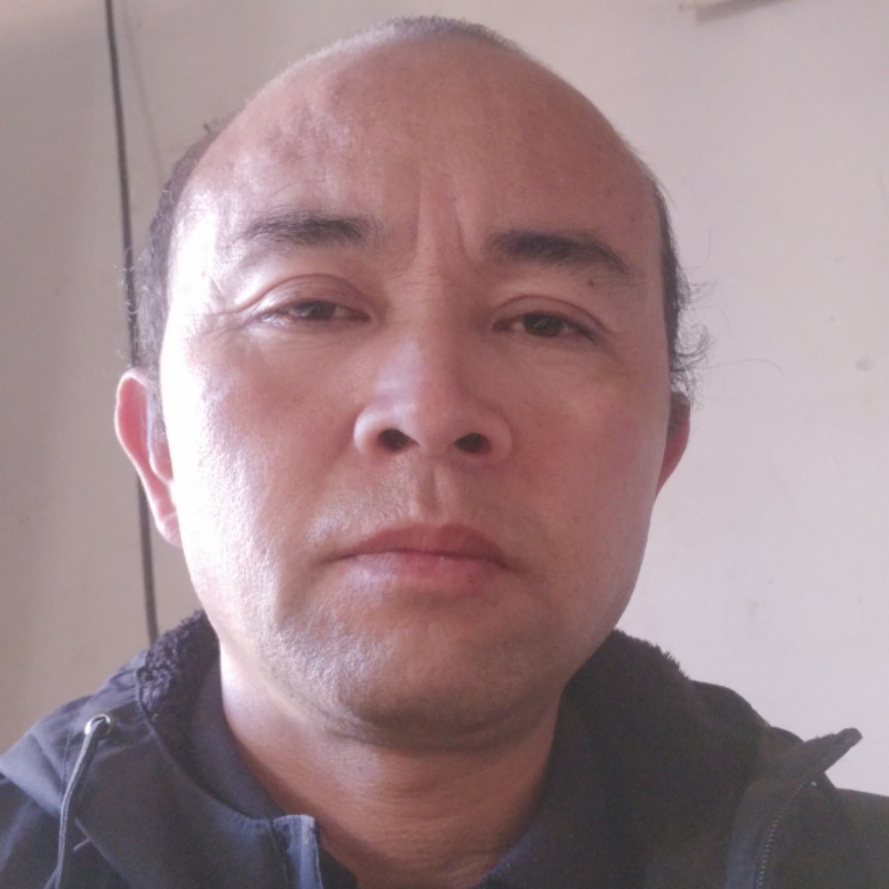 百褶裙蹙眉标致的照片