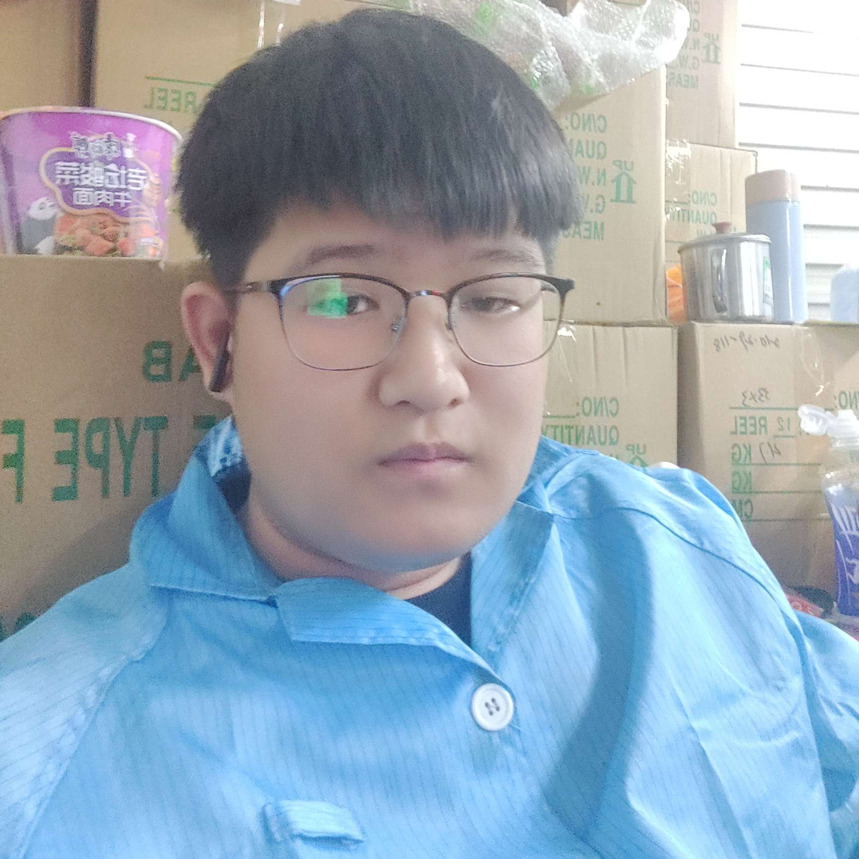 朴实爱恋电话的照片