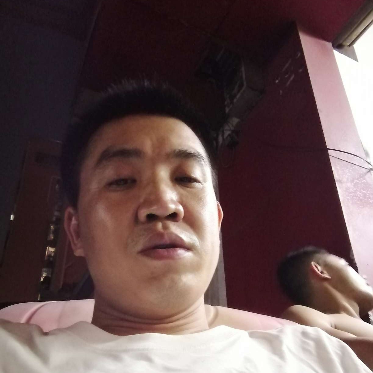 风中蹁跹大碗的照片