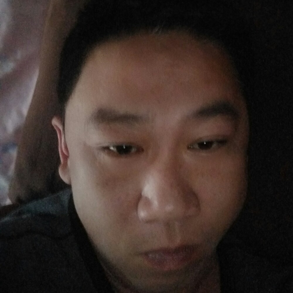 约拿希尔的照片