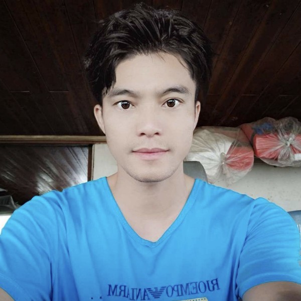 漂亮倾心羊的照片