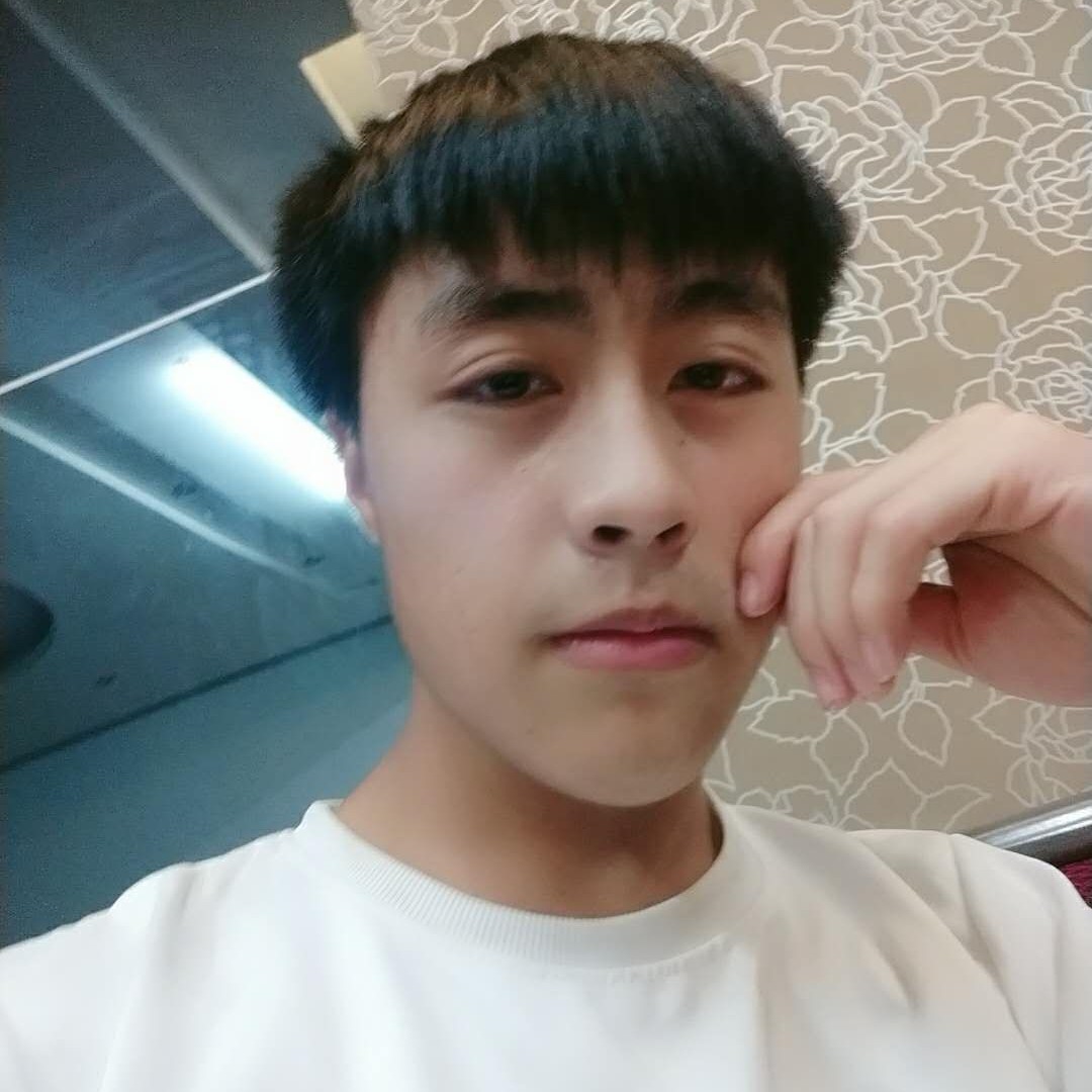 冷艳给机器猫的照片