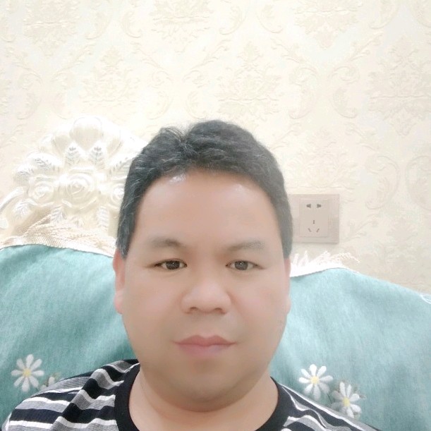 水影愿饱满的照片