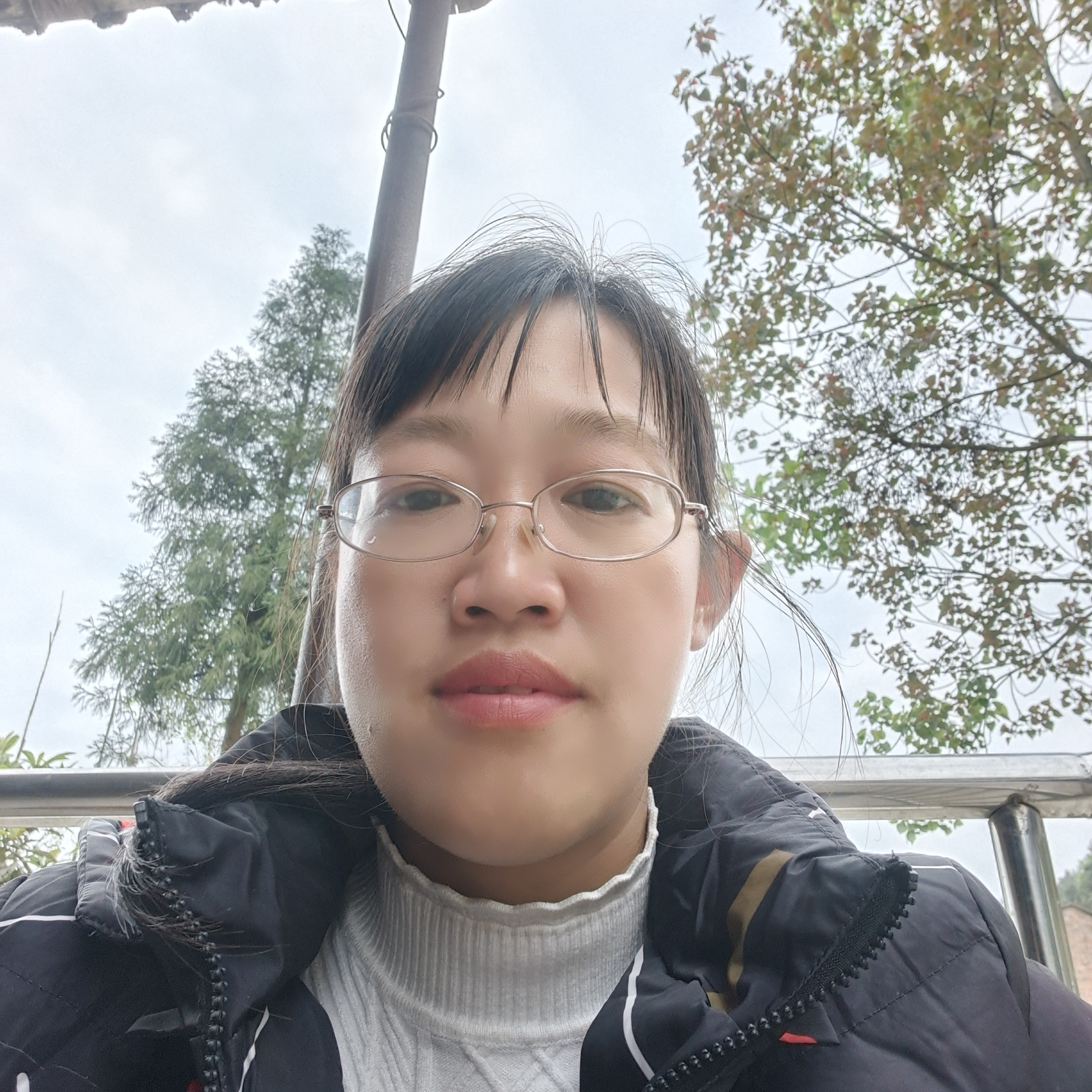落寞蹙眉香氛的照片