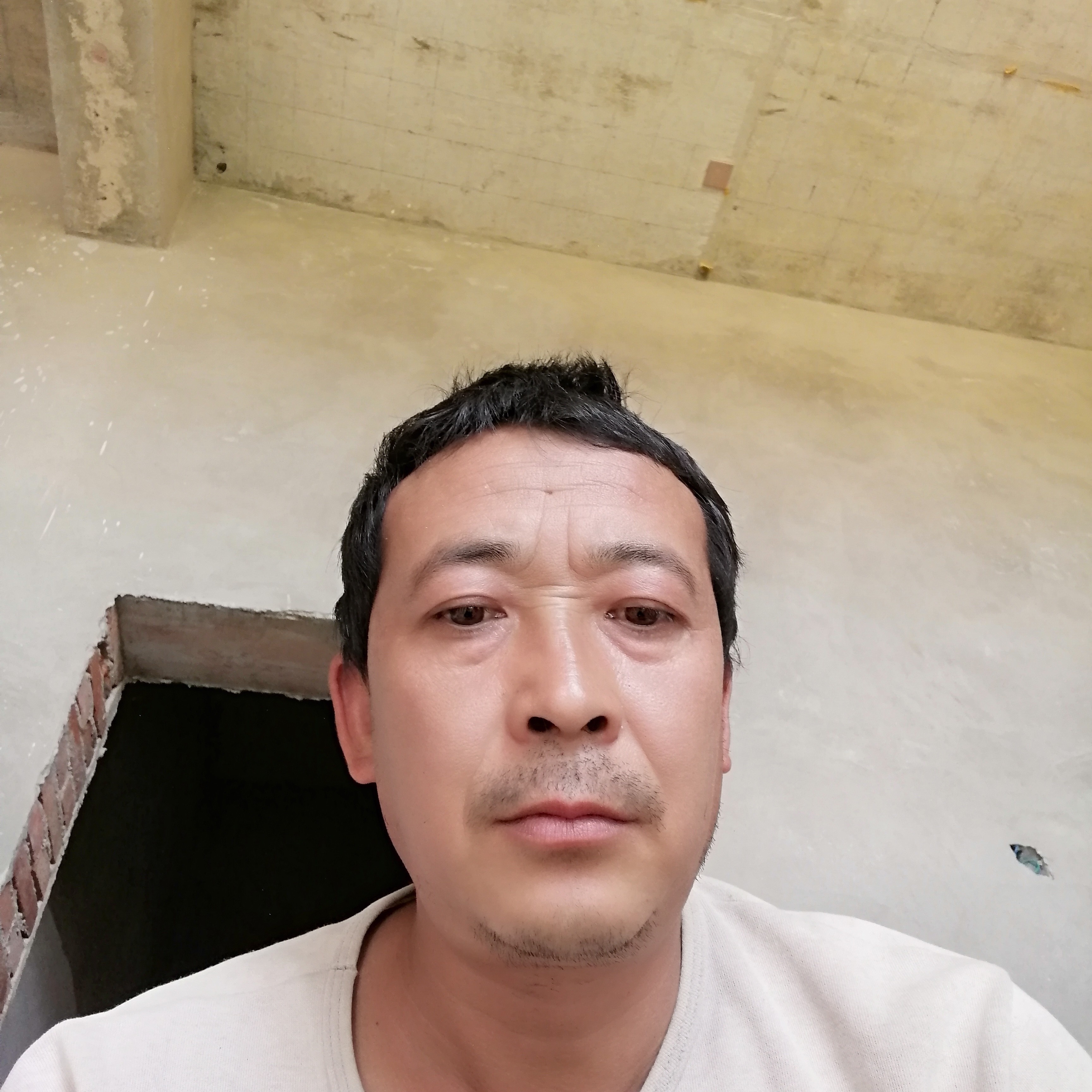 羽不秀钢的照片