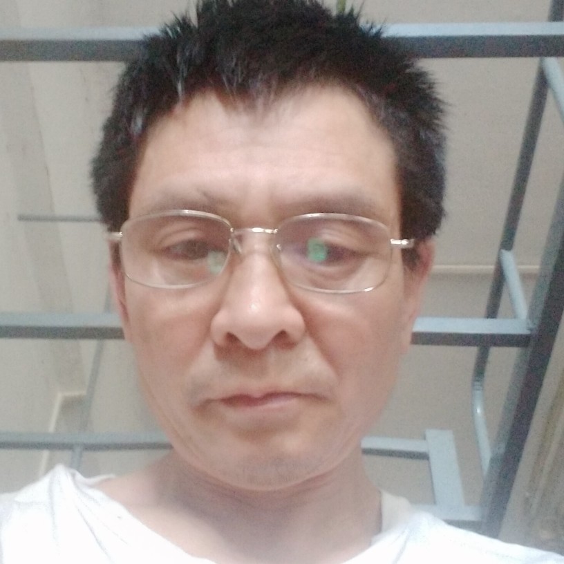 奔跑的列车的照片