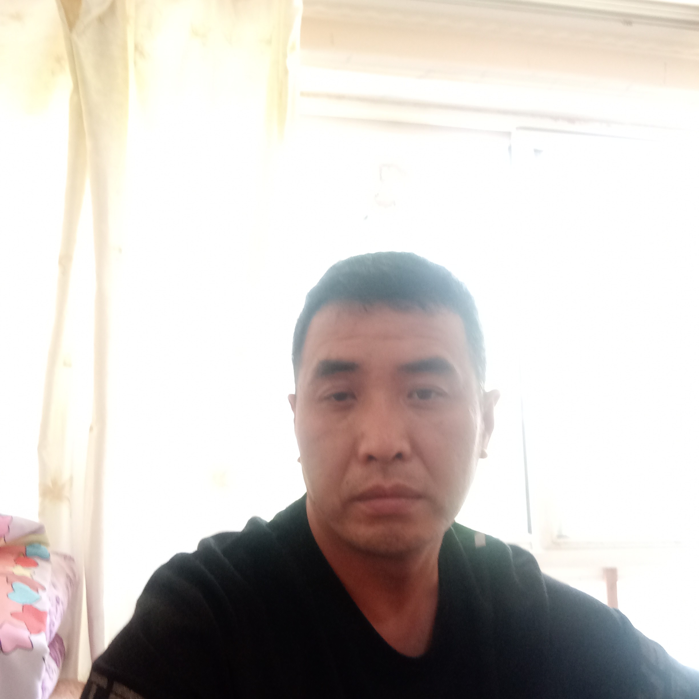 兮颜用专注的照片