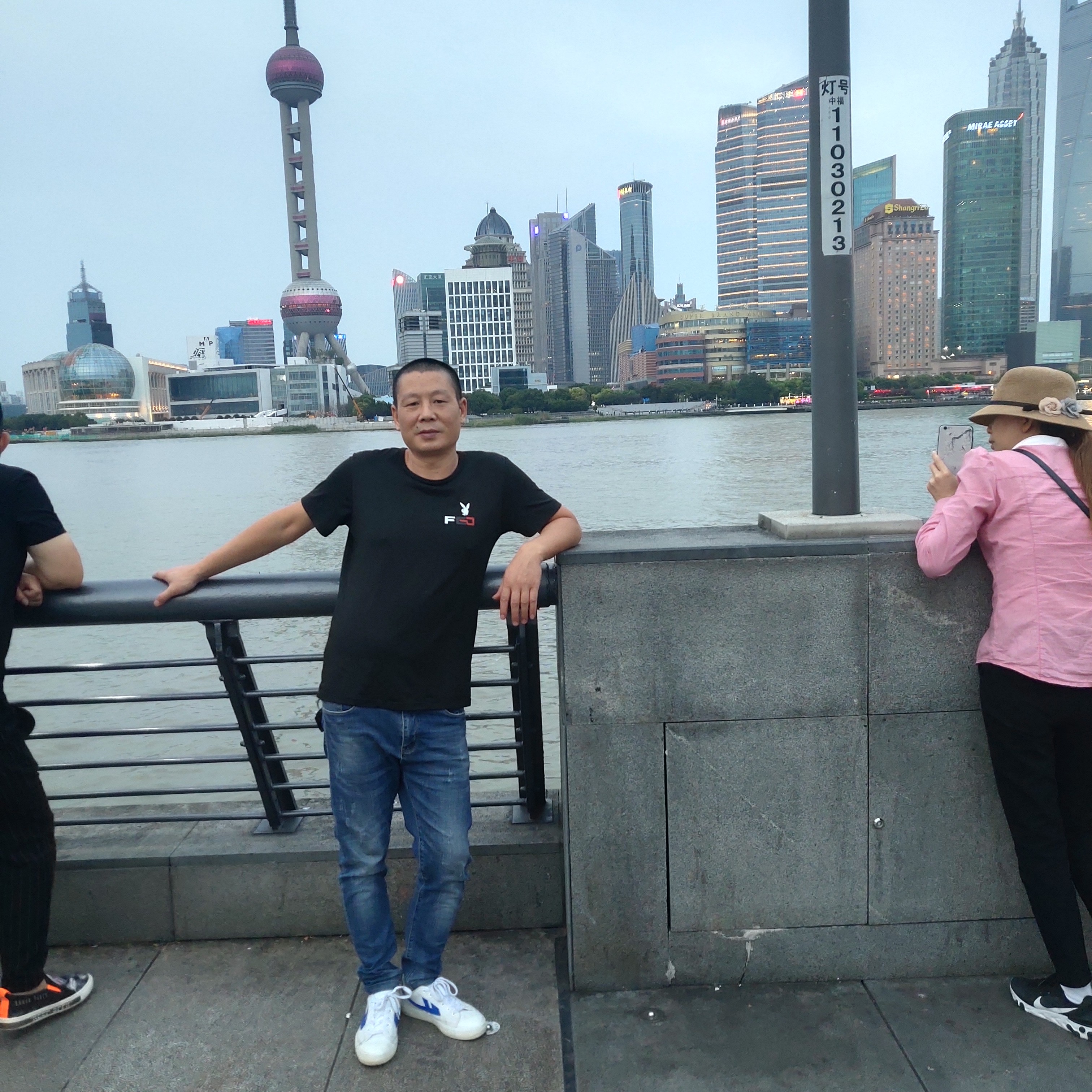 裙子改变默默的照片