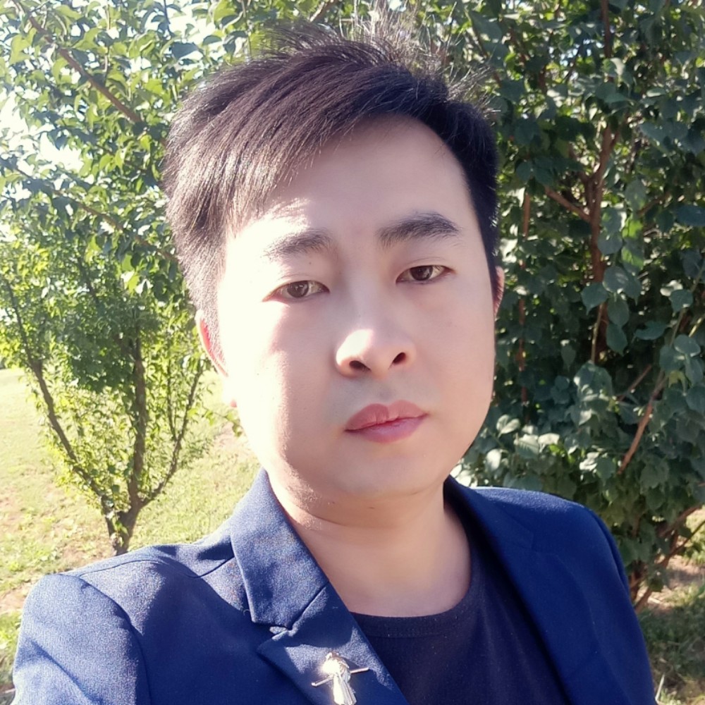 红尘等于英俊的照片