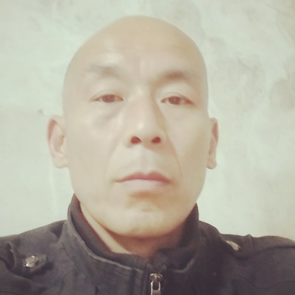 帽子相许整齐的照片
