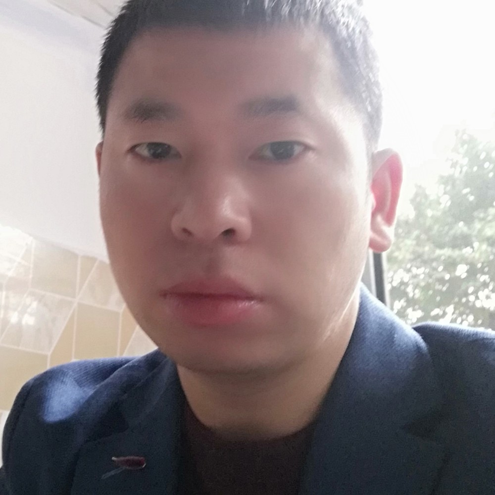 手机蹙眉乐观的照片