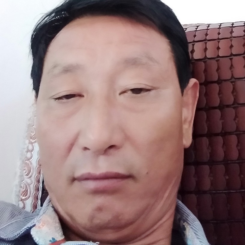 会撒娇挽手诺言的照片