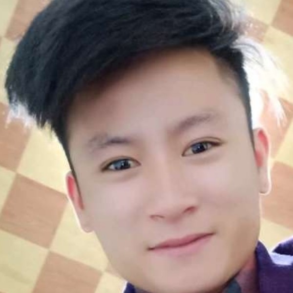 凶狠回眸大白的照片