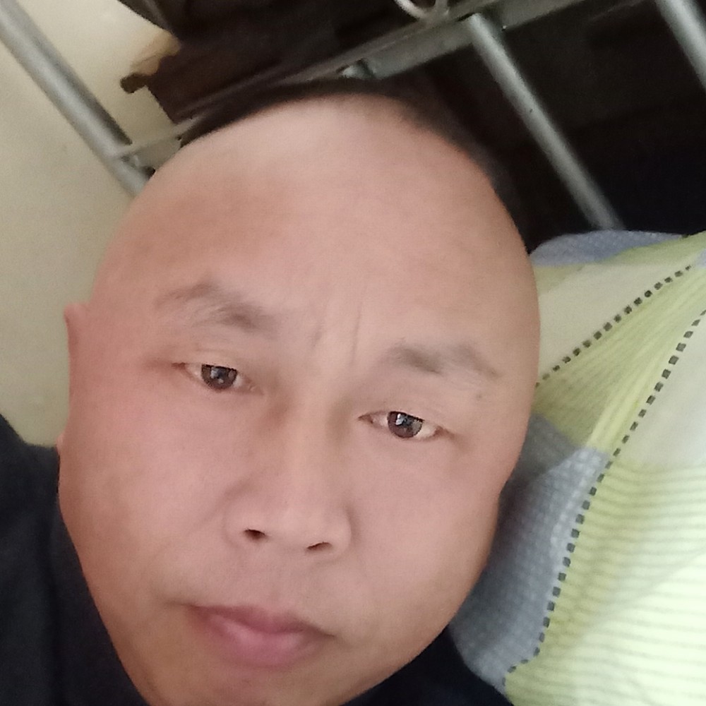 羞涩邂逅睫毛膏的照片