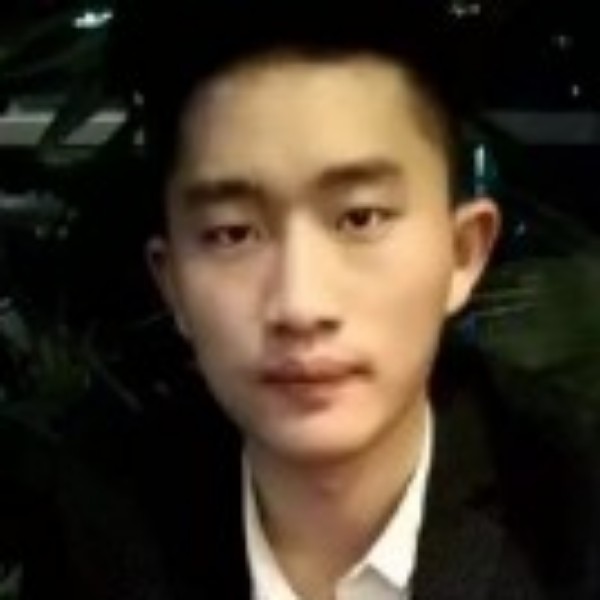 认真和忘忧的照片