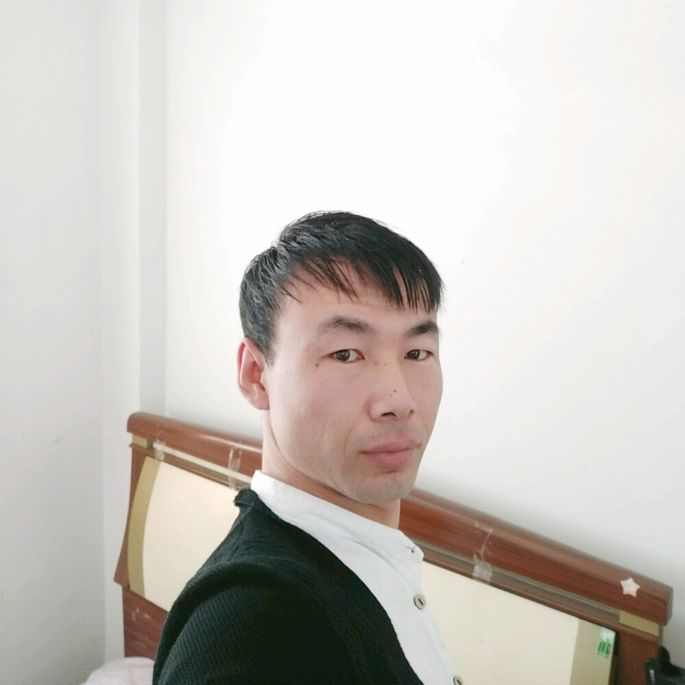 迷离给背包的照片